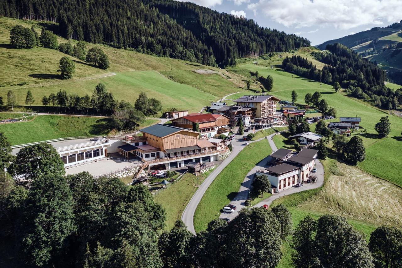 Familienresort Ellmauhof ซาลบาคฮินเทอร์เกลมม์ ภายนอก รูปภาพ